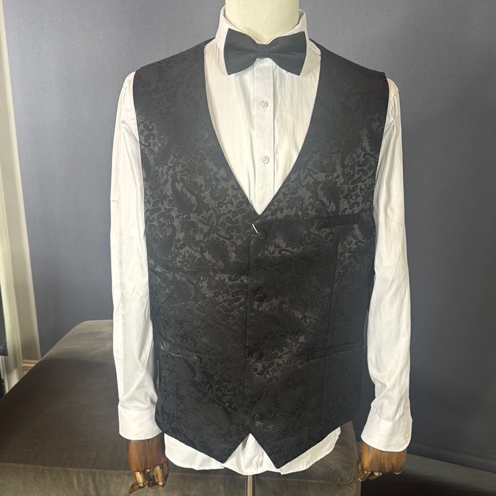Men’s Black Paisley Prom Party Wedding Formal Vest Size 44 NWT